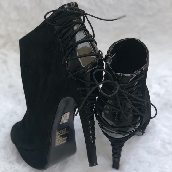 Bakers Shoes - Bakers Corset Black Pumps